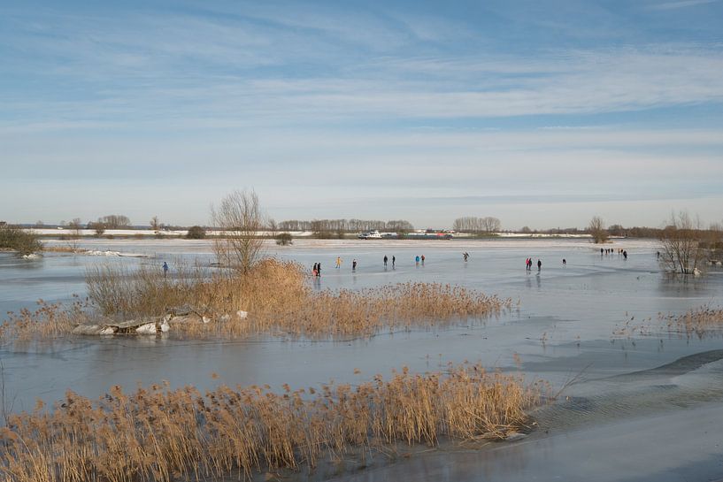 Skating in the floodplains by Moetwil en van Dijk - Fotografie