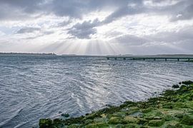dreigende wolken boven het Veerse Meer