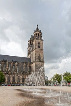 Magdebourg - Place de la cathédrale et cathédrale de Magdebourg sur t.ART