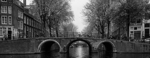 Brug over de Herengracht in Amsterdam