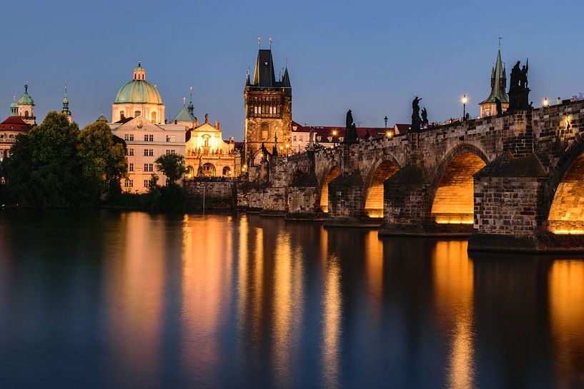Prague by Hello Pompoyo