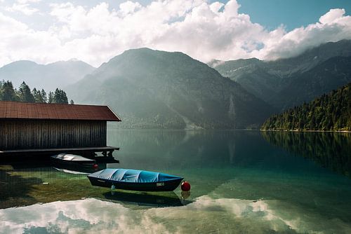 Quiet moments in the morning (landscape format)