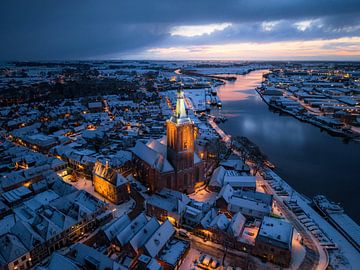 Grote or Stephanuskerk of Hasselt (OV) in the snow