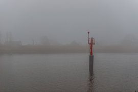 Mist over de rivier de IJssel
