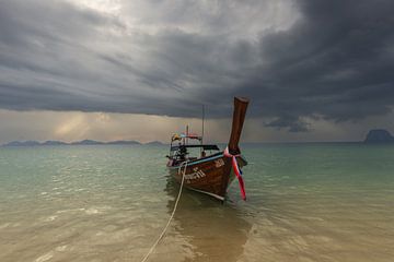 voor zonsopgang op Koh Mook van Walter G. Allgöwer