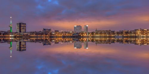 Zonsondergang panorama Rotterdam van Patrick Herzberg