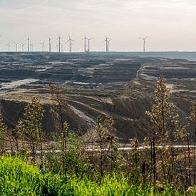 Panorama dagbouw bruinkoolmijn Garzweiler, Duitsland van Gerwin Schadl