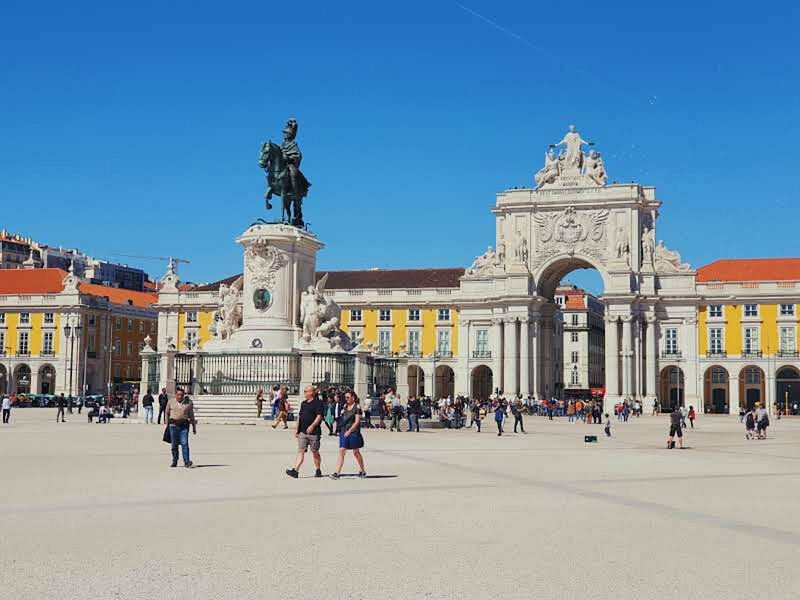 Lisbon by Hello Pompoyo