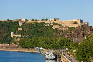 Festung Ehrenbreitstein mit Rhein und Mosel im Abendlicht , Koblenz, Rheinland-Pfalz, Deutschland, e