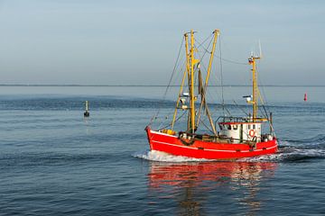 Visserskotter op de Noordzee van Conny Pokorny