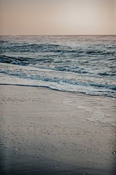 Portugal Strand Zonsondergang Golven van Monika Strigel