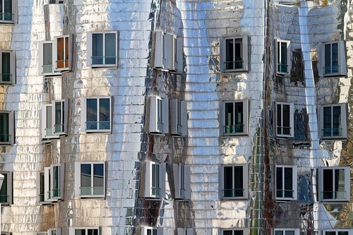 Gehry-gebouwen in de mediahaven van Düsseldorf (7-117372) van Franz Walter
