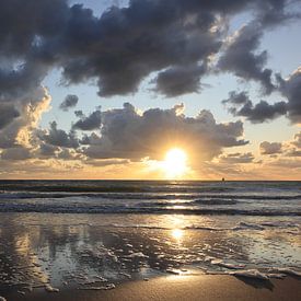 Sunset at Zoutelande by Zeeland op Foto