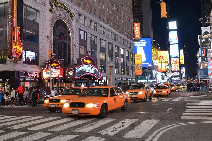 Times Square by Inge Beek