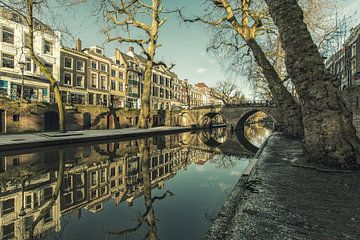 Pont orphelin sur l'Oudegracht par une journée d'hiver ensoleillée sur André Blom Fotografie Utrecht
