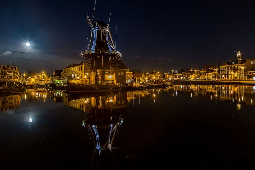 Nachtzicht op Haarlem van Robert Riewald
