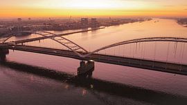 Merwedebrug Gorinchem au lever du soleil - Décoration murale sur PEEQ.