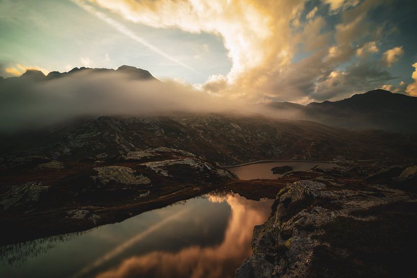 Wolkenlandschap Bernardinopas - Graubünden - Zwitserland van Felina Photography