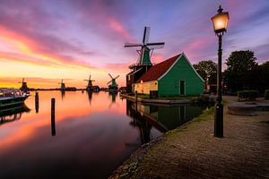 Sunset serenity at the windmill village sur Costas Ganasos