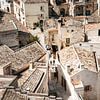 Smalle straten in Matera, Italië van Karlijn Meulman