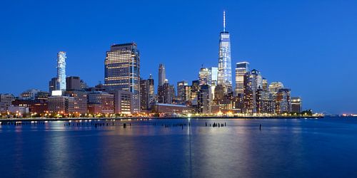 Manhattan Skyline in de avond, panorama