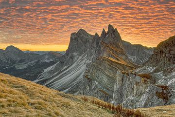 Sonnenaufgang auf der Seceda in Südtirol von Michael Valjak
