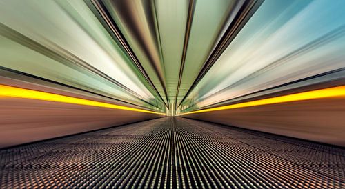 Full speed @ escalator station Liège-Guillemins 
