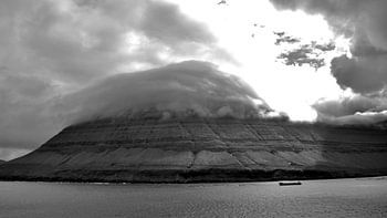 Die Krone der Berge – Monochrom