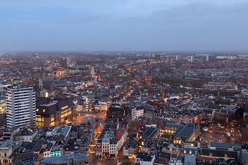 Uitzicht vanaf de Domtoren in de vroege ochtend / blauw uur