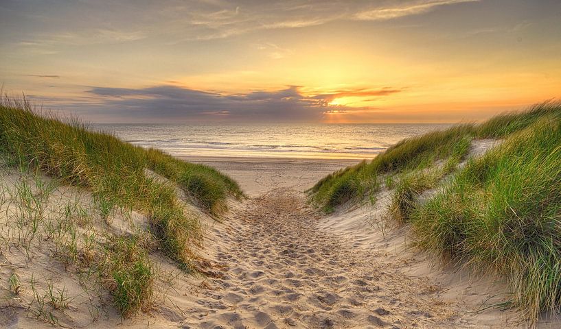 Texel beach rise at sunset by John Leeninga