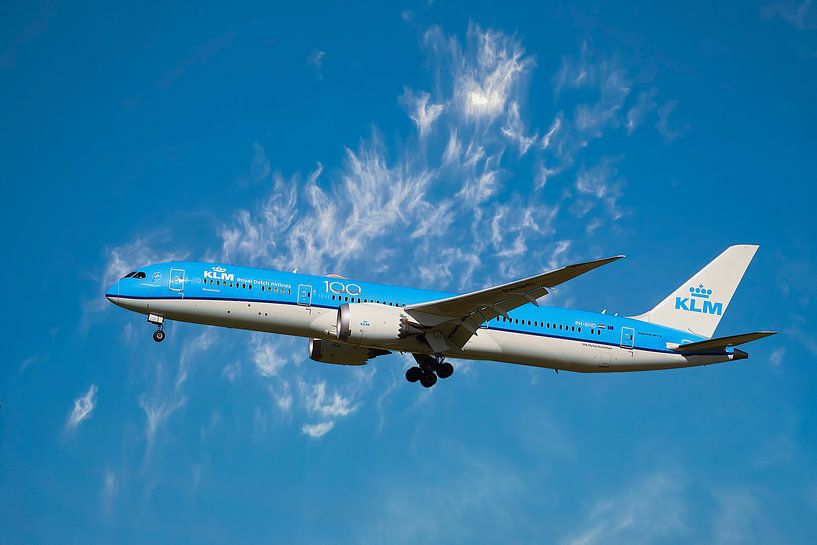 KLM Boeing 787-9, reg. PH-BHD, Bougainvillaea by Gert Hilbink