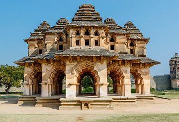 Lotus Mahal (Chitrangi Mahal) paleis in Hampi, Karnataka, India, Azië van WorldWidePhotoWeb