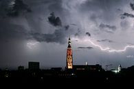 Bliksem met de grote kerk van Breda van Desmond Berger thumbnail