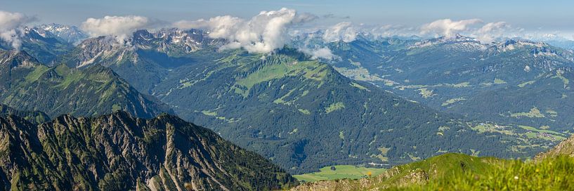 Mountain panorama from the Nebelhorn to the Fellhorn by Walter G. Allgöwer