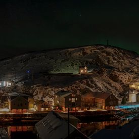 Panorama of Nyksund in the northern lights by Kai Müller