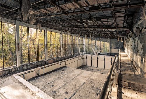 Springerbecken in Schwimmbad der Geisterstadt Prypjat bei Tschernobyl