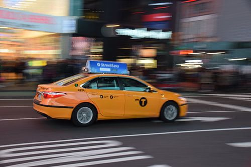 Rijdende Yellow Cab in Manhattan 