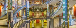 Kleurrijke Architectuur van het Landgericht in Halle (Saale)