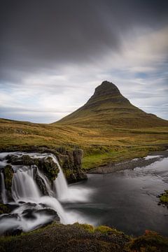 De berg van Kirkjufell van Roy Poots