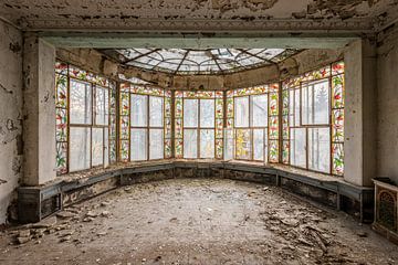 Verlassenes Gebäude mit einzigartiger Architektur von Gentleman of Decay