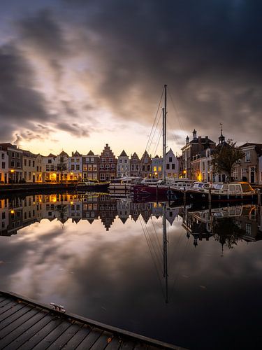 De haven bij avond