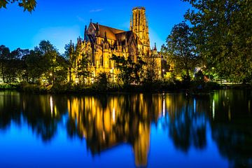 Duitsland, Stuttgart stad gotisch kerkgebouw in stadscentrum van adventure-photos