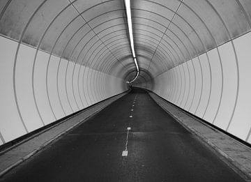 Tunnel by Jan Pott