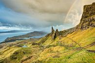 Regenbogen am Old Man of Storr, Isle of Skye von Michael Valjak Miniaturansicht