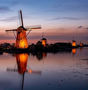 Kinderdijk, molens vanaf de brug van Marjolein van Middelkoop