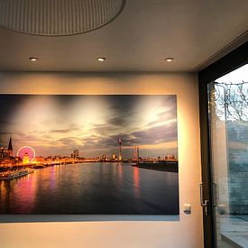 Klantfoto: De skyline van Düsseldorf van Michael Valjak, op canvas