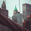Vue de la ville de New York depuis le pont de Brooklyn sur Mick van Hesteren