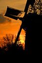 Zonsondergang bij De Wippersmolen in Maassluis van Rob Pols thumbnail