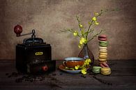 Kaffeemühle mit Macarons von Elly van Veen Miniaturansicht
