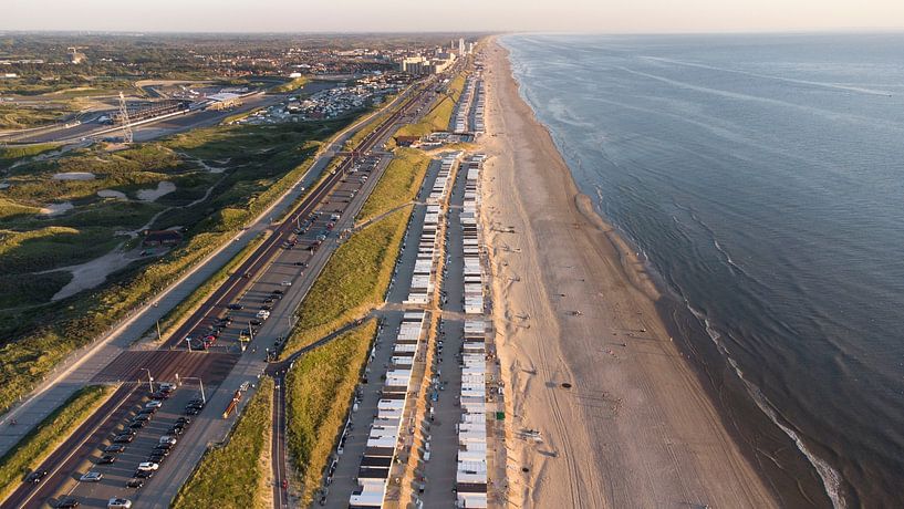 Strandhäuser an der Nordsee I Zandvoort, Noord-Holland I Drohnenfotografie von Floris Trapman